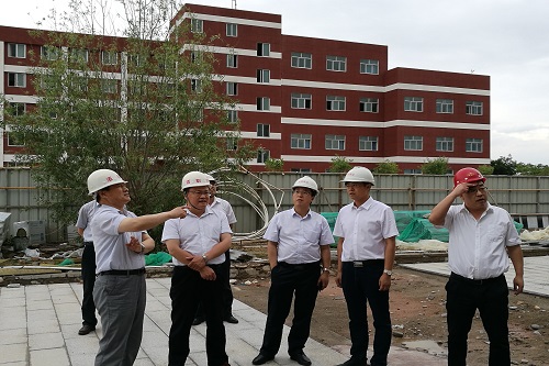 王全进副董事长一行视察必威betawy(酒泉校区)综合大楼工程建设 王全进副董事长一行视察必威betawy(酒泉校区)综合大楼工程建设
